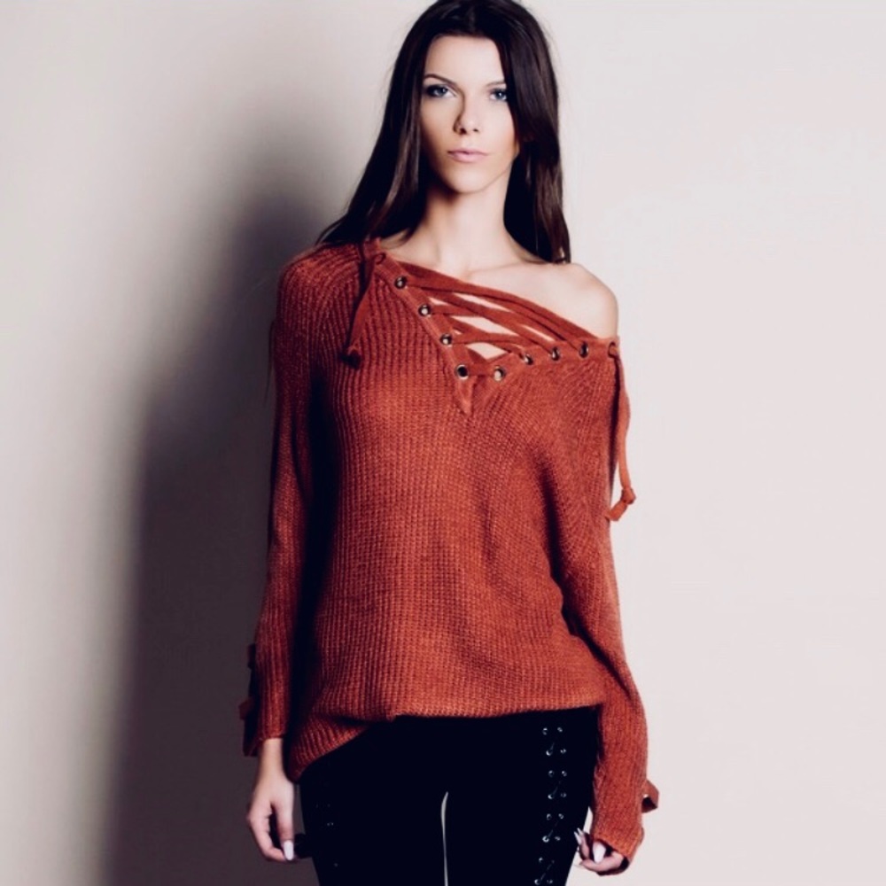 NWOT Rust  Lace Up V-Neck Pullover Long Sleeve Sweater Size Small